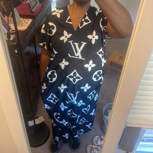 Black & White Dress w/ Pockets